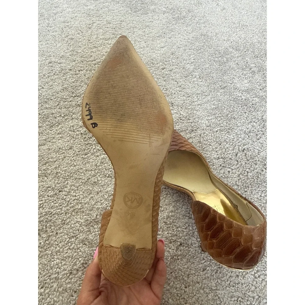 Michael Kors Brown Snakeskin Embossed d'Orsay Pointed Toe Pumps Gold Logo Heel 9